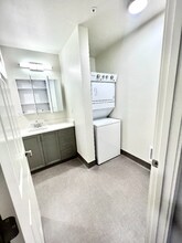 2330 Yakima Ct in Tacoma, WA - Building Photo - Building Photo
