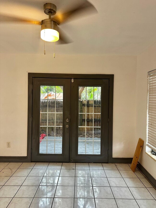 property at 1418 SW 27th St