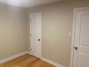 3790 Avenue Laurier E in Montréal, QC - Building Photo - Building Photo