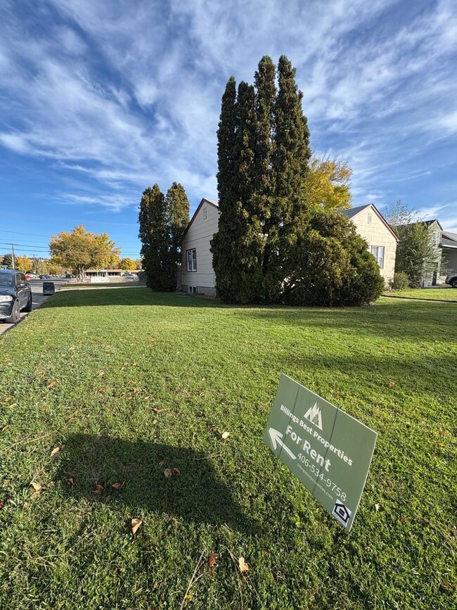 property at 945 Alderson Ave