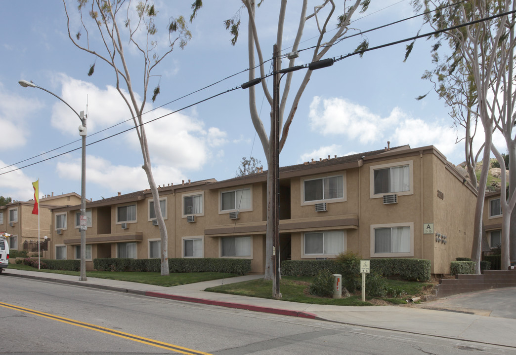 Las Colinas Apartments in Riverside, CA - Building Photo