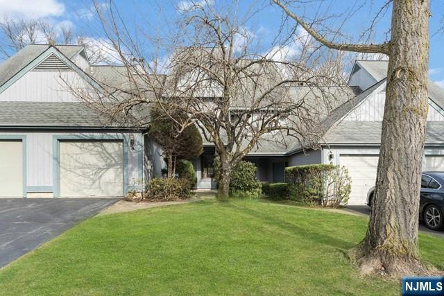 8 Braeburn Dr in Township Of Washington, NJ - Building Photo - Building Photo