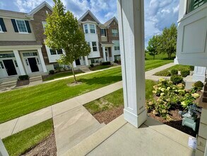 4431 Monroe Ct in Naperville, IL - Building Photo - Building Photo