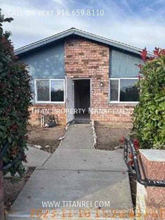 6513 Greenback Ln in Citrus Heights, CA - Building Photo