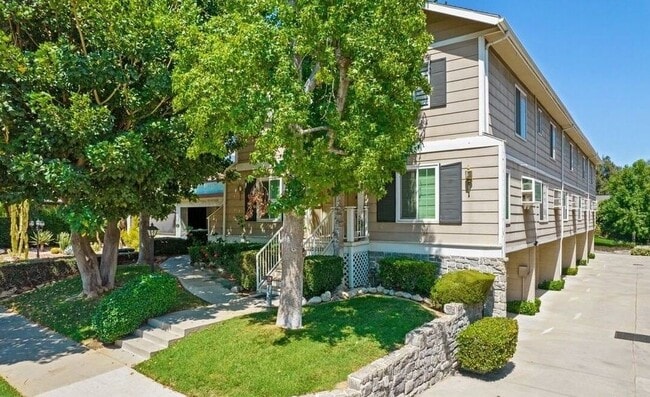 property at 154 N Meridith Ave