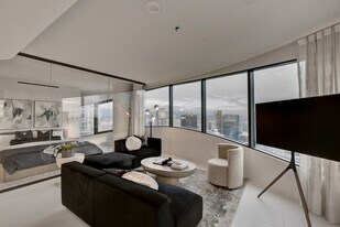 1033 Nelson St. in Vancouver, BC - Building Photo