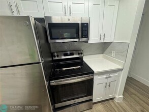 4481 W McNab Rd in Pompano Beach, FL - Foto de edificio - Building Photo