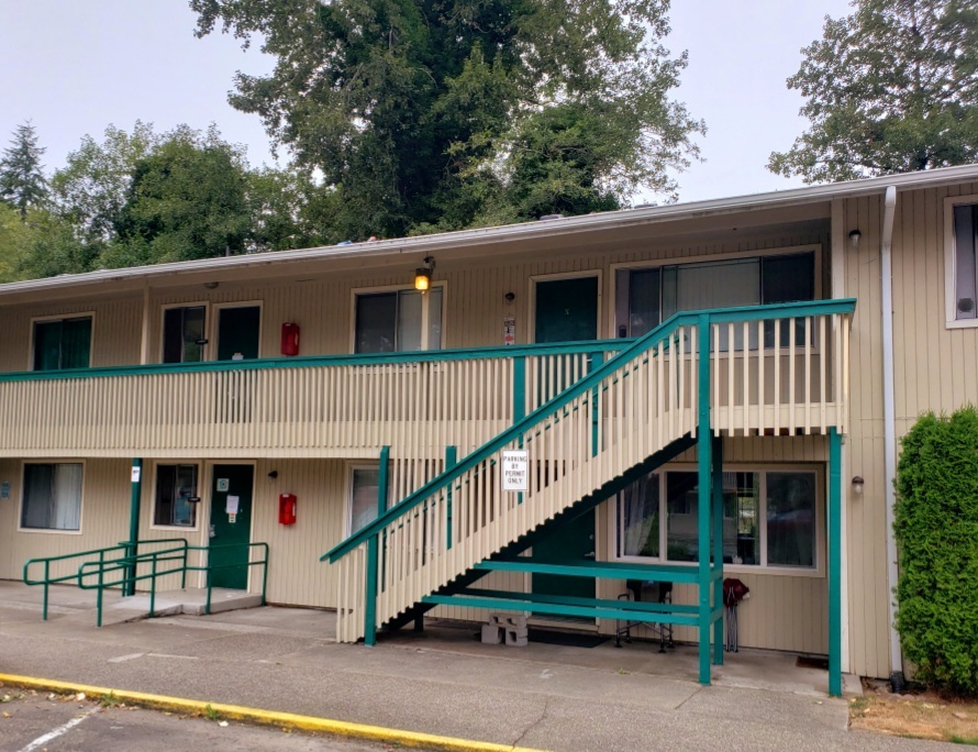 Evergreen Apartments in Mccleary, WA - Building Photo