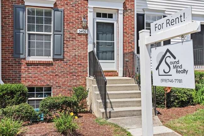 5451 Crabtree Park Ct in Raleigh, NC - Building Photo - Building Photo
