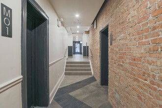 Cornell (The Greenstone) in Chicago, IL - Building Photo - Interior Photo