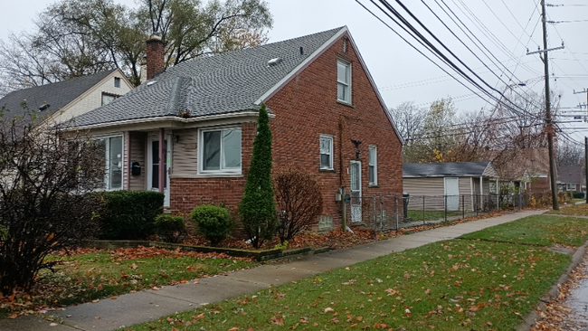 12963 Woodbine Ave in Redford, MI - Foto de edificio - Building Photo