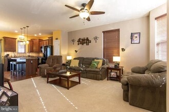 816 Croggan Cres in Glen Burnie, MD - Building Photo - Building Photo