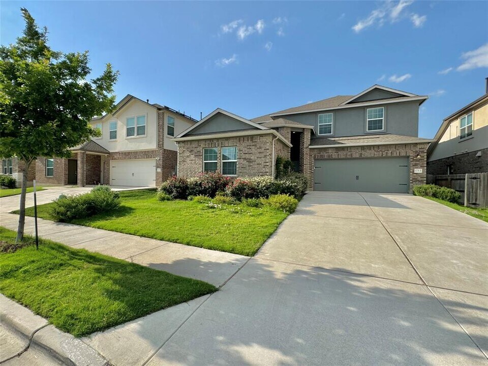 1713 Devine Lake Bnd in Leander, TX - Building Photo