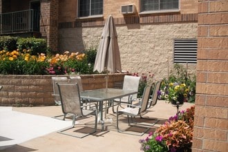 The Landmark of West Allis in West Allis, WI - Foto de edificio - Building Photo