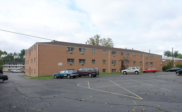 Riverview Plaza in Columbus, OH - Building Photo - Building Photo