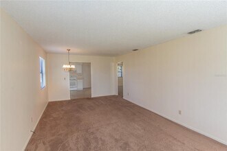 709 Mosley Rd in Lake Alfred, FL - Foto de edificio - Building Photo