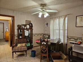 102 Stubblefield Dr in Elgin, TX - Building Photo - Building Photo