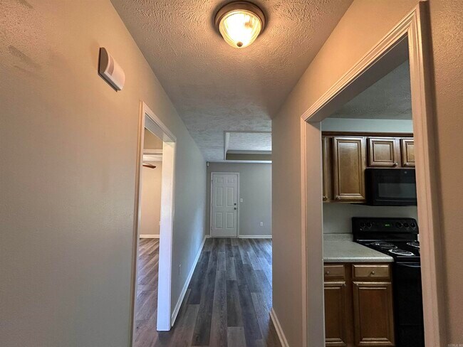 1410 Huebner St in Conway, AR - Building Photo - Building Photo