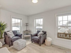 10 Shore Rd in Babylon, NY - Foto de edificio - Building Photo