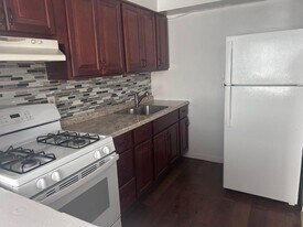 Fernwood Gardens in Plainfield, NJ - Building Photo