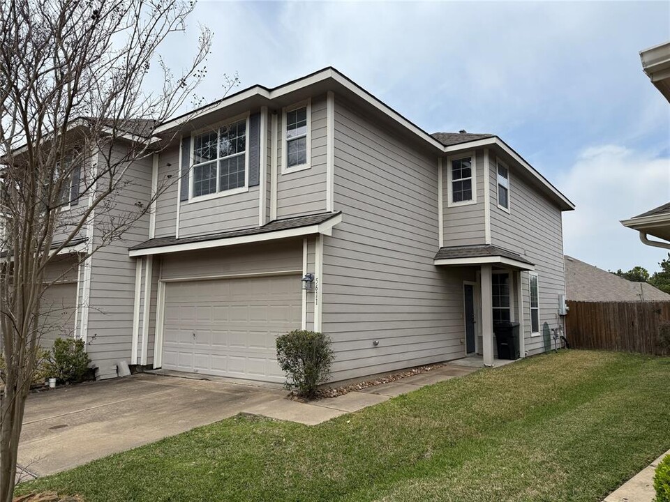 5611 Stonecloud Ln in Katy, TX - Building Photo