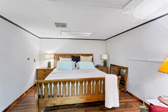 200 Motel Dr. in Alvin, TX - Building Photo - Building Photo