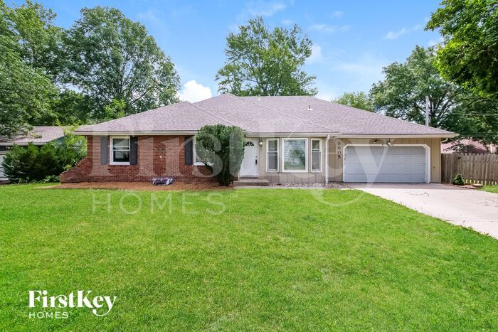 8605 Maywood Ave in Raytown, MO - Building Photo