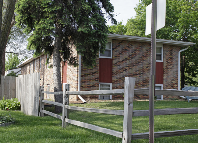 1505 Eddy St in Hastings, MN - Foto de edificio - Building Photo