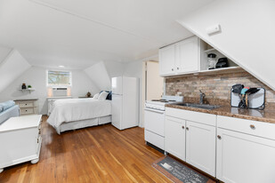804 N Perry Ave, Unit Studio apartment in Wichita, KS - Building Photo