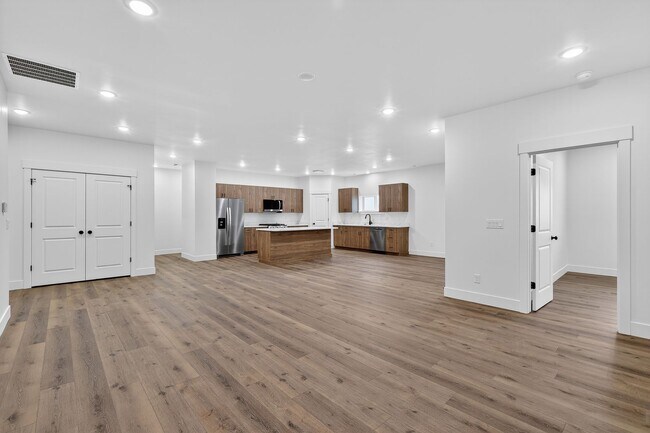 119 W 2nd N in Rexburg, ID - Building Photo - Building Photo