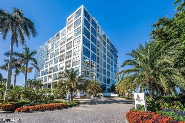 property at 4751 Gulf Shore Blvd N