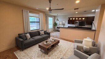 6201 Grissom Rd in San Antonio, TX - Building Photo