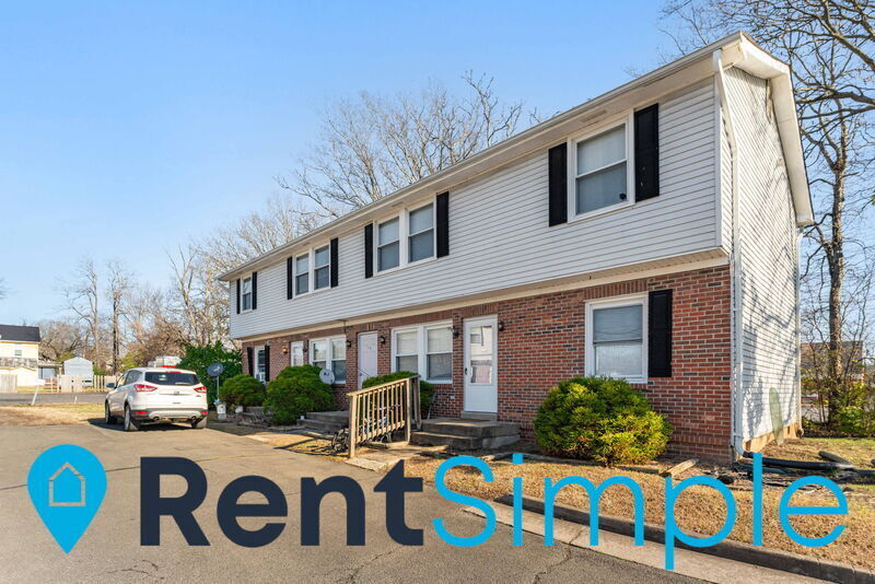 101 E Madison St in Remington, VA - Building Photo