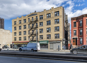 300 West 10th Street in New York, NY - Foto de edificio - Building Photo