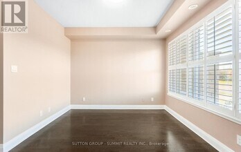 70 Little Creek Rd in Mississauga, ON - Building Photo - Building Photo