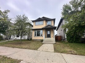 9432-9211 211 St NW in Edmonton, AB - Building Photo