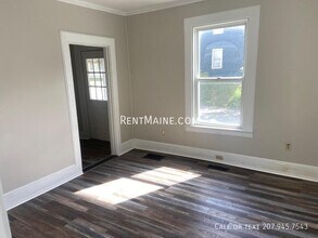 74 Fruit St in Bangor, ME - Building Photo - Building Photo