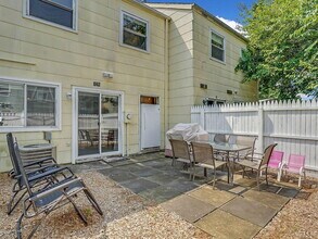 176 Colony Cir in Lakewood, NJ - Building Photo - Building Photo