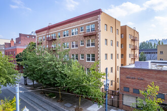 Hamilton Arms Condominium in Portland, OR - Building Photo - Building Photo