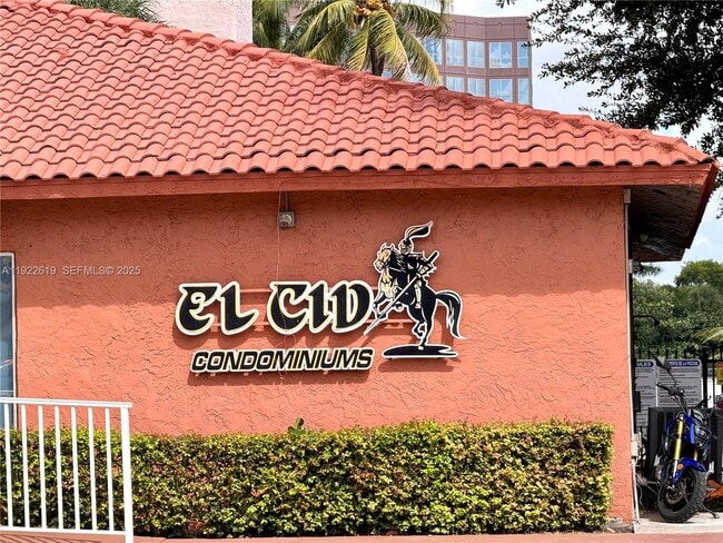 5201 NW 7th St in Miami, FL - Building Photo - Building Photo