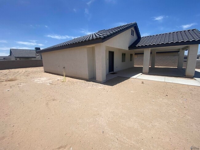 4655 E Los Olivos Dr in San Luis, AZ - Building Photo - Building Photo