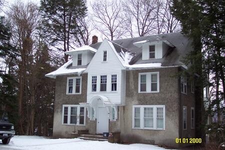 114 Overlook Rd in Ithaca, NY - Building Photo