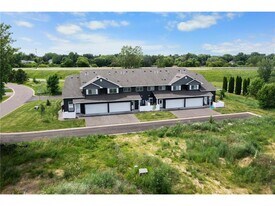 1795 Cleveland Ct S in Cambridge, MN - Building Photo