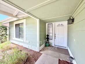 45680 Clubhouse Dr in Temecula, CA - Foto de edificio - Building Photo