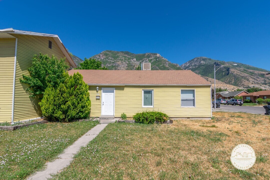160 900 E in Provo, UT - Building Photo