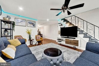 945 Fariston Dr in Drexel Hill, PA - Building Photo - Building Photo