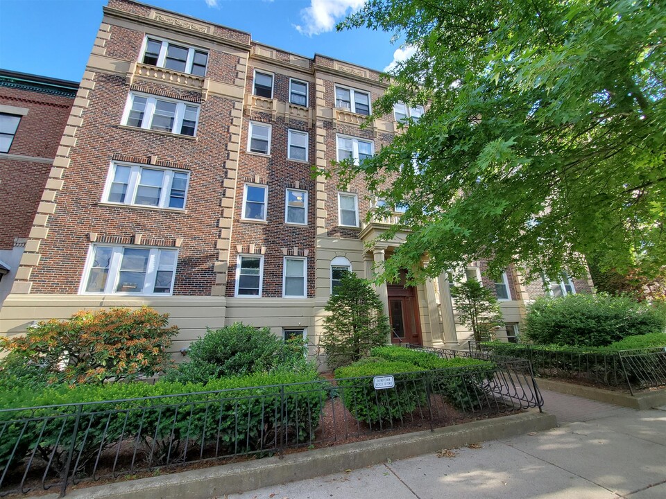 10 Wendell St, Unit 6 in Cambridge, MA - Building Photo