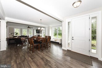 8 Elizabeth Ln in Doylestown, PA - Building Photo - Building Photo