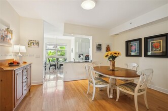 701 Crandon Blvd in Key Biscayne, FL - Building Photo - Building Photo