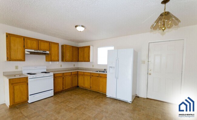 property at 9900 Cottontail Ln